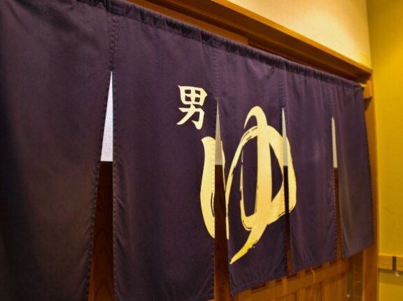 大型入浴施設の男湯で盗撮していた男性（31）を逮捕 「盗撮目的で、男湯に入りました」