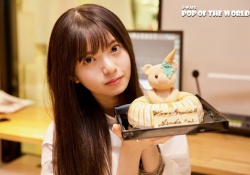 【乃木坂46】ぐうかわｗ 齋藤飛鳥ちゃん、”隻眼のくまたん”を見つめるｗｗｗｗｗ