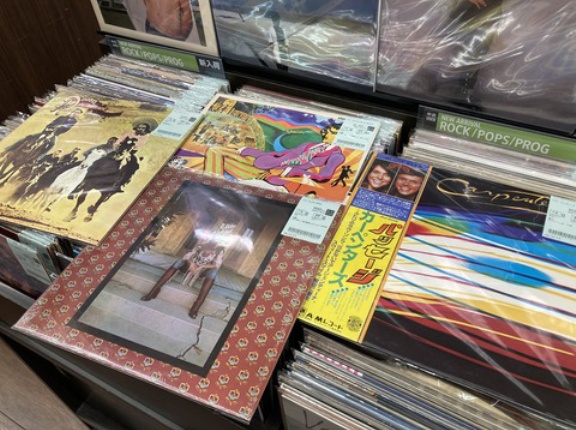 【7/19(日)中古レコード新入荷情報】ロック代表格、大集結！２００枚近くと嬉しいボリューム感！