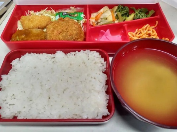 【画像】本日の社弁(500円)、レベチｗｗｗｗｗｗｗｗｗ