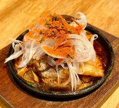 ２９０円のビフテキで昼呑み〜♪