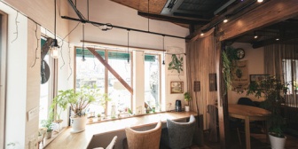 2歳児を連れてチェーン店のカフェに行くのってあり？俺は嫌なんだけどさ…