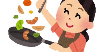 おにぎりが歪んでサイズもバラバラ。オムライスの皮卵もうまく覆せない。10年経つのにこれか、嫁よ。