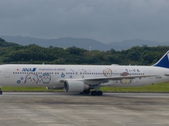 ちいかわが空からやって来た！「ちいかわジェット」初就航（羽田空港⇔長崎空港）