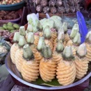 裸のパイナップル　そのまま食べるのはどうかと