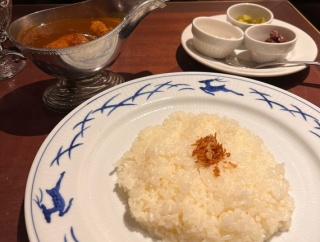 銀座三笠会館でチキンカレーランチ