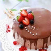 18歳の誕生日はガーリーピンクな【苺ドリップケーキ】