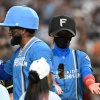 【日本ハム】新庄監督が特大帽子で登場　度肝抜くシーンに東京ドームが騒然