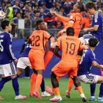 べるサッカー