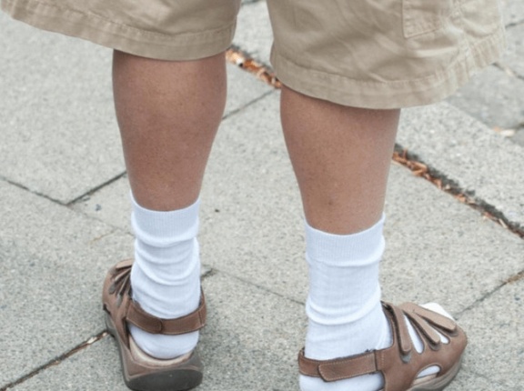 ドイツ人「お前らの国籍がすぐバレる服装ってあるか？」