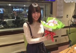 【乃木坂46】北野日奈子ちゃん、後ろのスタッフにも祝福されてますぜｗｗｗ
