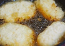 コロッケ＞トンカツ＞＞＞ハンバーグ＞＞＞＞＞＞＞カレー