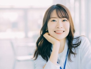  女さん「カードショップ開店！今年30歳、第二の人生頑張るぞい」→ｗｗｗｗｗｗｗｗ