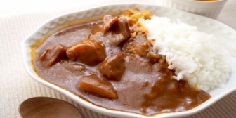 俺が人生で一番気持ち悪いと思ったのはカレーに醤油かける奴だわ