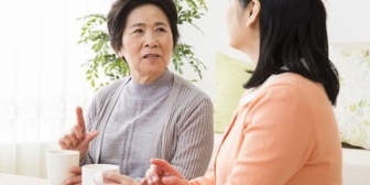 義実家には義母と義兄嫁が2人で暮らしてて、最近義母が義兄嫁に出ていくように言ってるらしい。どちらも未亡人で仲良さそうだったけどな