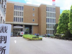 【悲報】性犯罪クルド人、法廷で刑務官に頭突きｗｗｗｗｗｗｗｗｗｗ