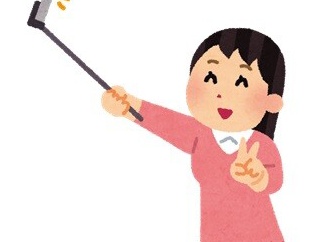 【謎】若手女性声優さん、身長より高いスマホスタンドで自撮りに成功・・・