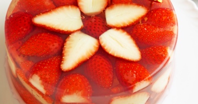 娘の誕生日にいちごのゼリーケーキを作ったよ