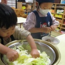 １１月　クッキング　～おにぎり・芋煮汁～