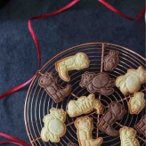 失意の長男（さよなら戦隊ヒーロー）／『11ぴきのねこ』のクッキー型を使ってみた【cotta】