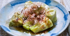 やっぱり生姜醤油が美味しい「長茄子で焼き茄子」&「土、日で食べたランチはいつもの・・・」