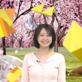 高崎春アナ　セクシーニットで胸元強調！！
