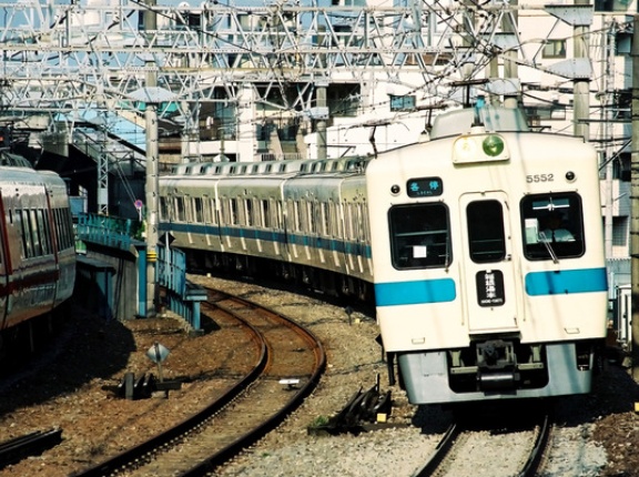 小田急の新宿駅から箱根湯本駅まで走破する各駅停車はどんなダイヤだったのか