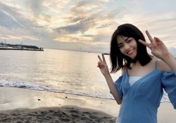 【驚愕】この西野七瀬のピースwwwダブルこゆびまるwww