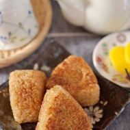 おにぎりも最近高い…そんな人には自分好みの「冷凍おにぎり」がおすすめ！大量生産してストックしよう