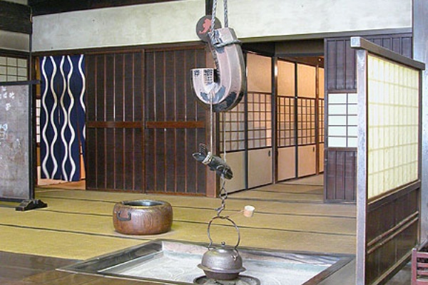 囲炉裏・火鉢・七輪のうんちく － 炭火道 - 2005年11月