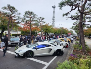 十和田市官庁街での自動車ミーティング
