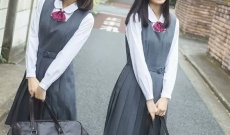 【乃木坂46】五百城茉央&冨里奈央“なおまお”コンビが制服姿でほんわかグラビア披露!