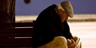 妻が亡くなった寂しさを消すため元妻の叔母に復縁要請する叔父。一方的に叔母を捨ててウワキ相手と再婚したくせによくやるわ