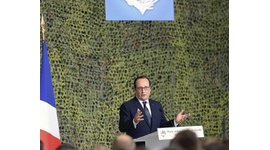 フランス「イスラム国掃討作戦のため原子力空母を派遣する」