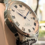 『【TISSOT】初めての本格腕時計にも、機械式時計デビューにも最適。ル・ロックルがもつ“ちょうどいい高級感”という魅力』の画像