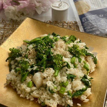 お出汁が決め手！菜の花とホタテの炊き込みご飯【PR】