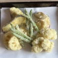 前日の残り食材で賄いました