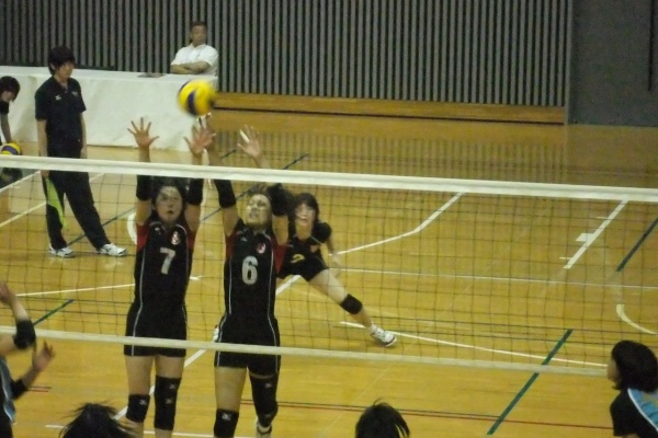 嘉悦大学 女子バレーボール部 12年09月