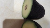 買ったアボガドなんか変なんだが…（※画像あり）