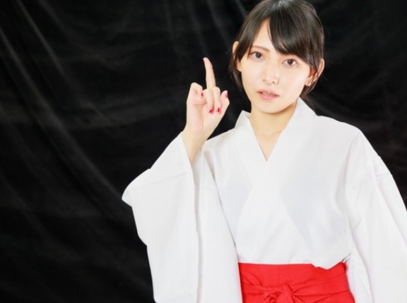 【画像あり】巫女バイトの女子高生、顔採用だったｗｗｗｗｗｗｗｗｗｗ