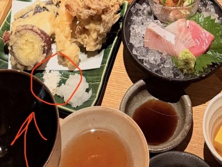 外国人「日本食の謎の白い粉が美味しかったんだがこれは何なの？」