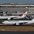 １月４日、羽田空港、異なる機種の２IN１
