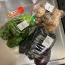 道の駅「富士川」さんで地産の野菜を買い込みましたよ。