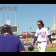 【動画】大谷翔平さん、ベンチに引き上げる前にベッツを待ち慰める