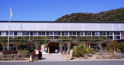 凄いアイデア！素敵な「道の駅 保田小学校」へ。