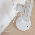 【シニアの暮らし】おすすめ💕ダイソー便利品！扇風機電気コードのスッキリ収納。。