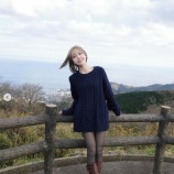 『[イコラブ] 諸橋沙夏、ミニワンピ×黒タイツで美脚披露「彼女感すごい」「大人っぽい」と反響』の画像