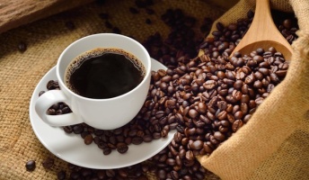 コーヒーは3倍以上飲むとヤバイらしい・・・飲まないほうが良いのか飲んだほうが良いのかよく分からない不思議な飲み物
