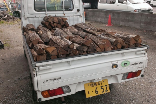 群馬県太田市発 薪 軽トラ1台分 薪ストーブ キャンプ アウトドア 軽