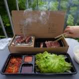 『その場で焼き肉ができるBBQ弁当がおいしそう』の画像